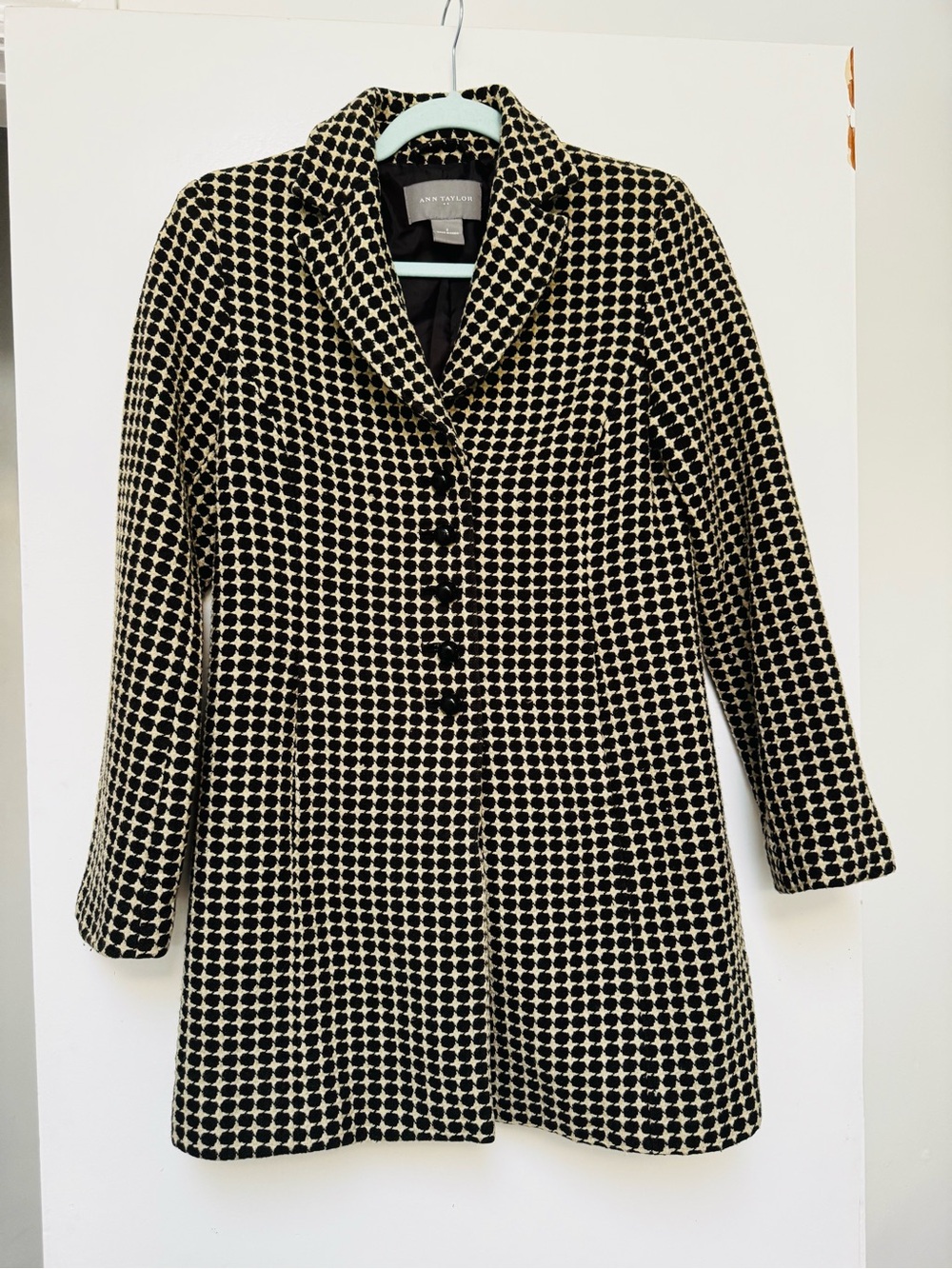 ANN TAYLOR black and cream checkered pea coat.
Sz 2